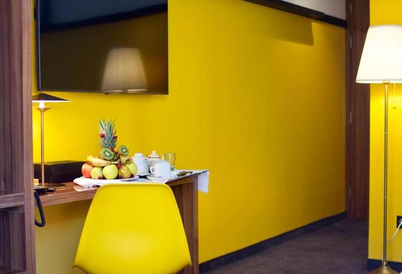 اتاق لوکس, Boutique Hotel Gauthier Restaurant Terrasse