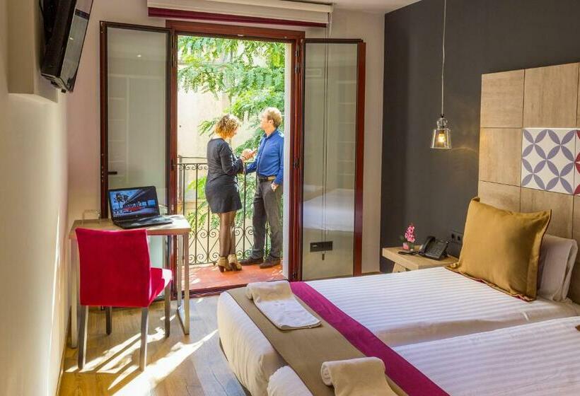 اتاق سوپریور با بالکن, Boutique Hostemplo Sagrada Familia