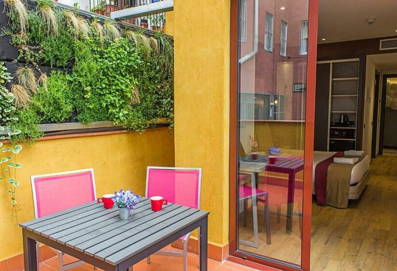 Superior Room with Terrace, Boutique Hostemplo Sagrada Familia