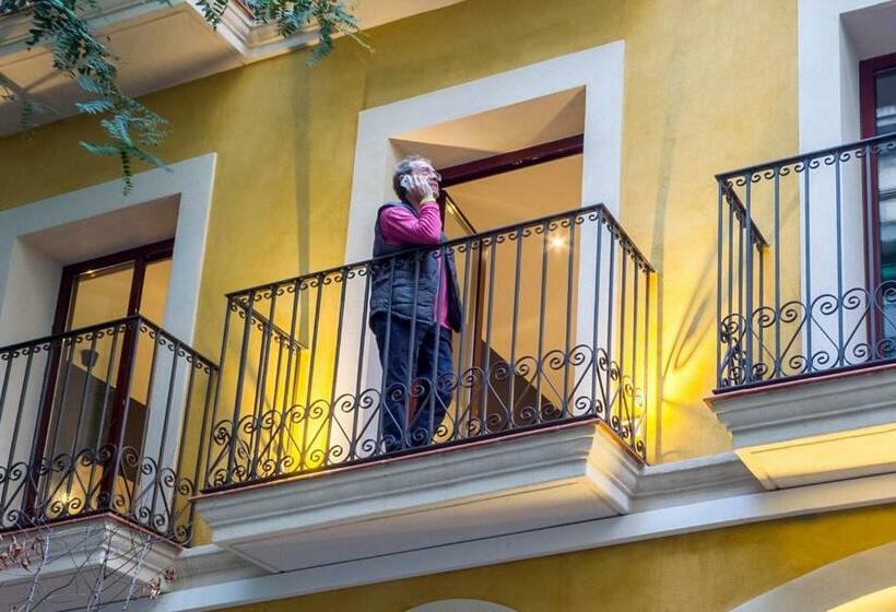 اتاق سوپریور با بالکن, Boutique Hostemplo Sagrada Familia