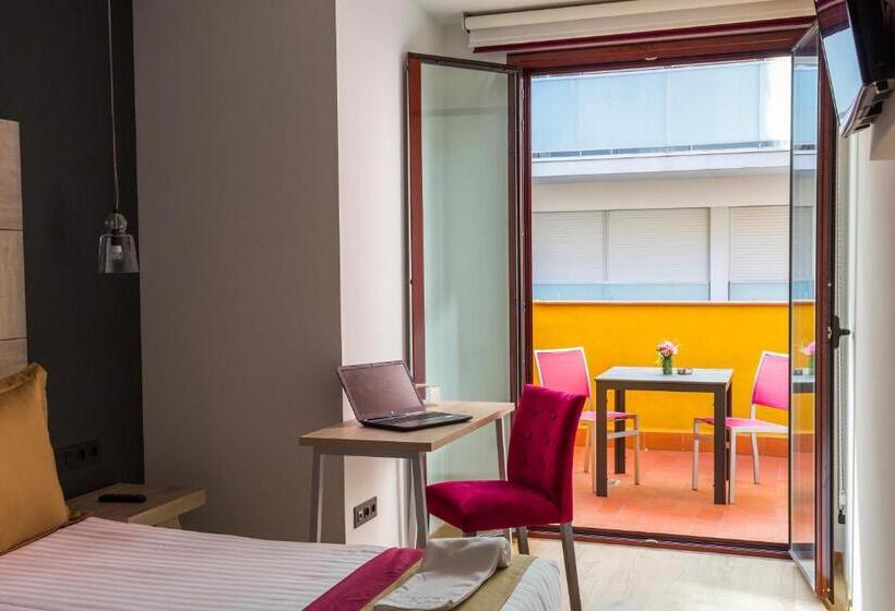Superior Room with Terrace, Boutique Hostemplo Sagrada Familia