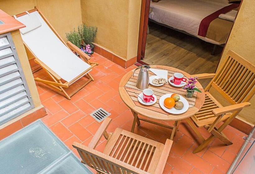 Superior Room with Terrace, Boutique Hostemplo Sagrada Familia