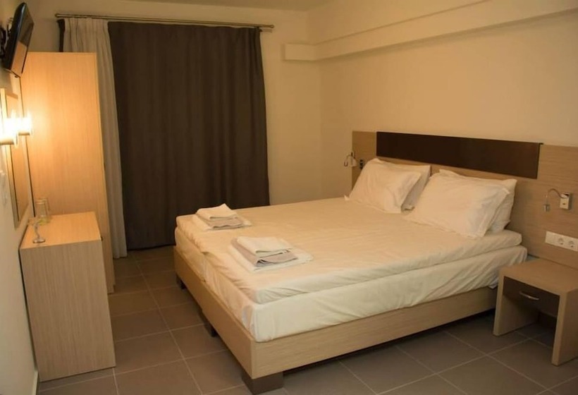 חדר דלוקס לשלושה, Eco Paralia