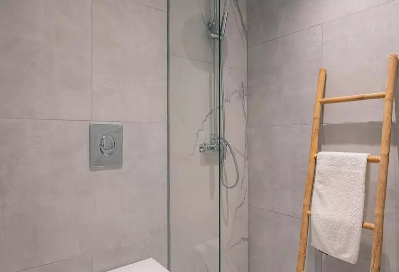 اتاق خانوادگی, Ekati Mare Lifestyle Resort