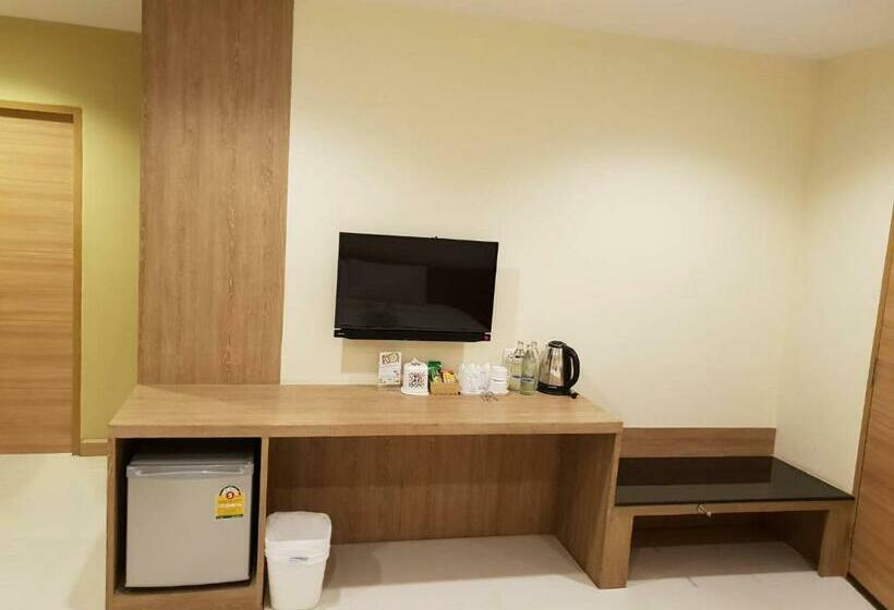 스탠다드 트리플 룸, Omg