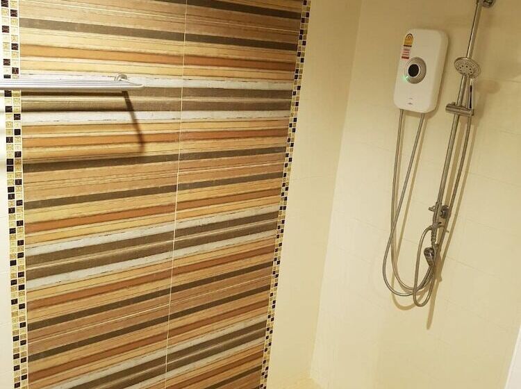 스탠다드 트리플 룸, Omg