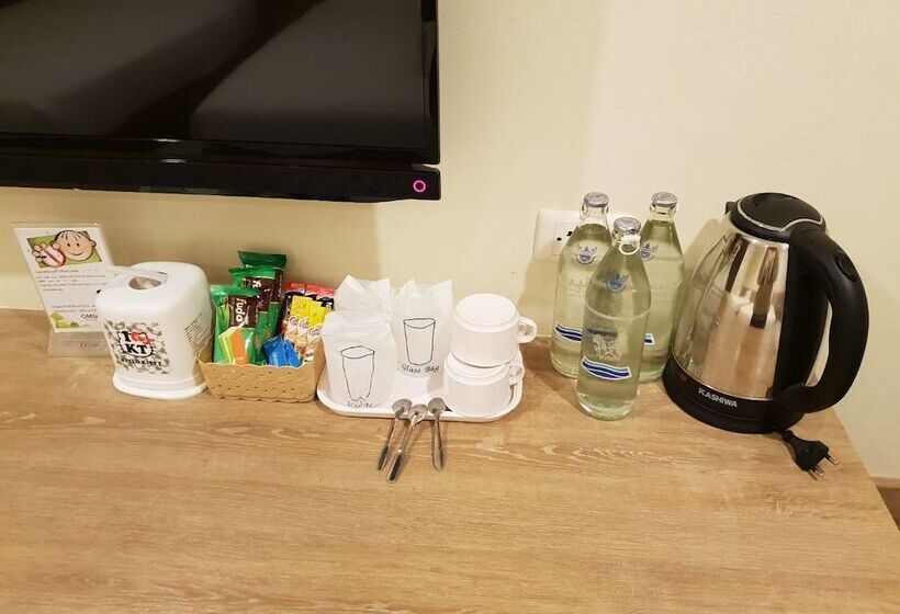 스탠다드 트리플 룸, Omg