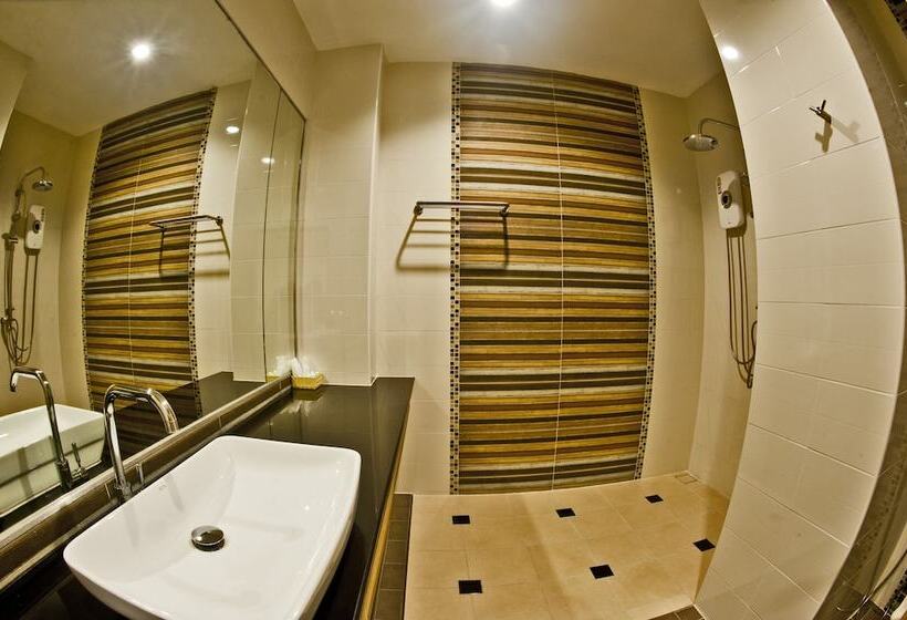 스탠다드 트리플 룸, Omg