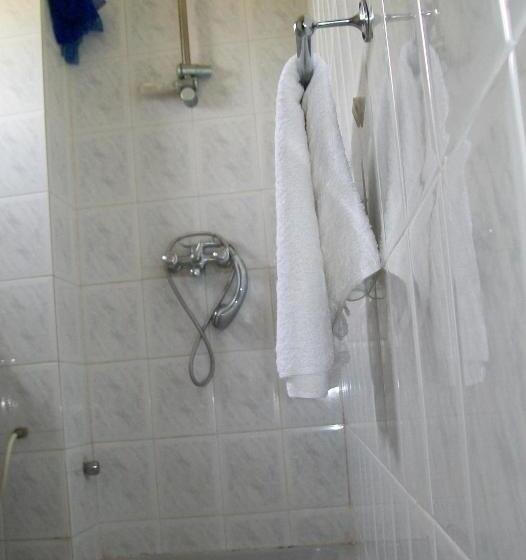 اتاق استاندارد, Pekan