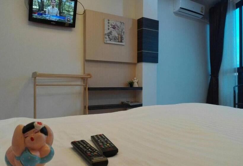 Quarto Estandar Interior, Samed Port View