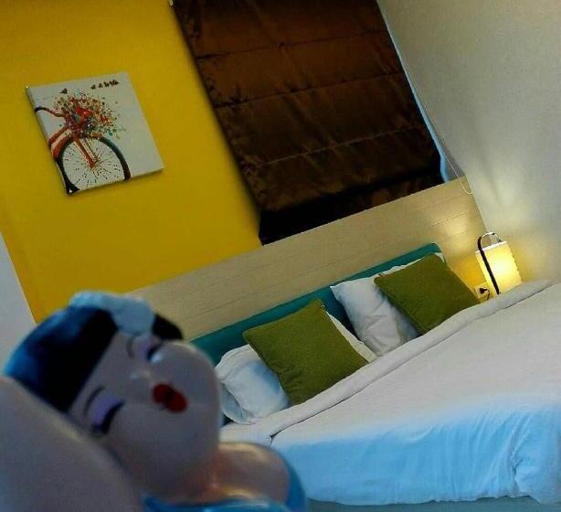 Quarto Estandar Interior, Samed Port View