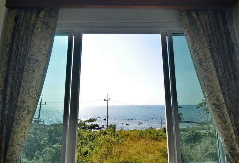 غرفة ديلوكس مطلّة علي البحر, The Sea At Lanta