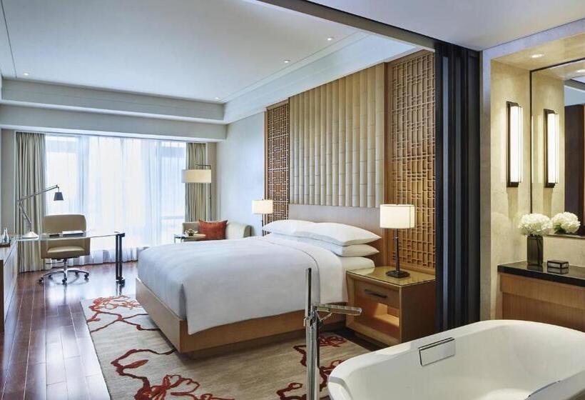 带大床的豪华间, Zhuhai Marriott