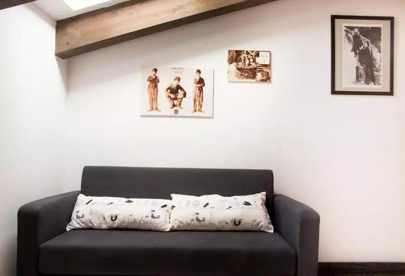 استودیوی استاندارد, Teatrisso Hotel Palacio