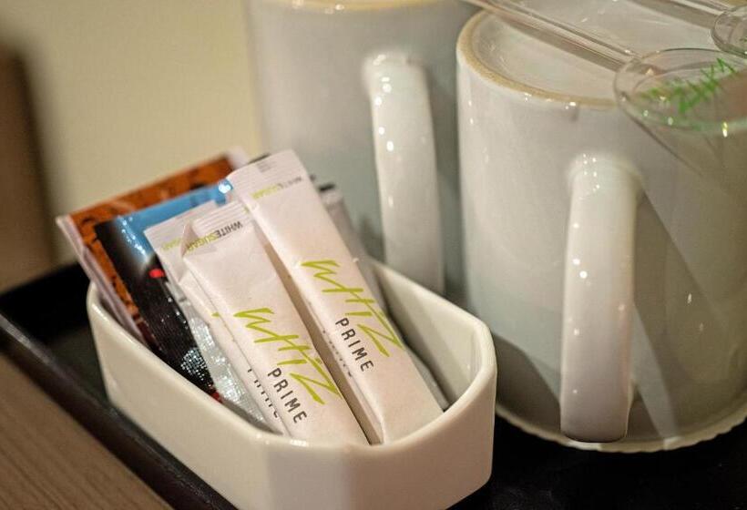 اتاق استاندارد با بالکن, Whiz Prime Hotel Darmo Harapan Surabaya