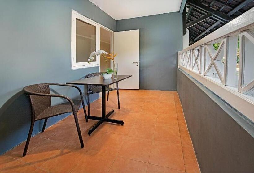 اتاق استاندارد با بالکن, Whiz Prime Hotel Darmo Harapan Surabaya