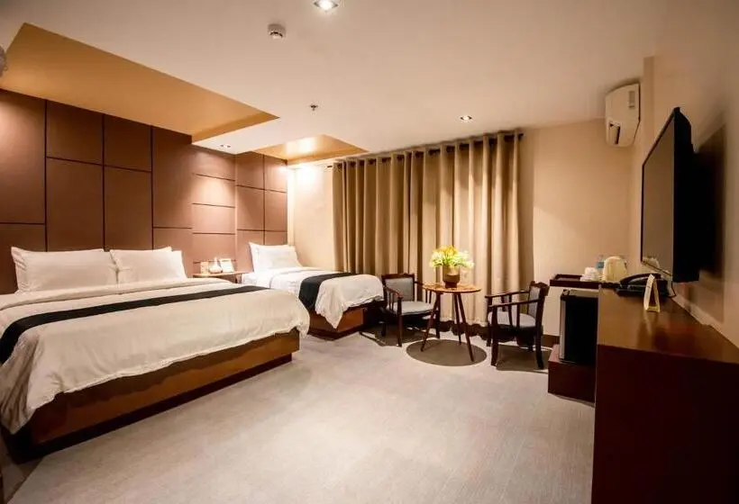 Chambre Triple Deluxe, Monallan Boracay