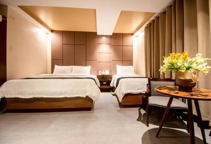 Chambre Triple Deluxe, Monallan Boracay