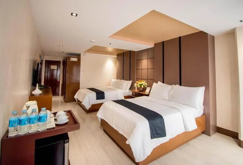 Chambre Quadruple Supérieure, Monallan Boracay