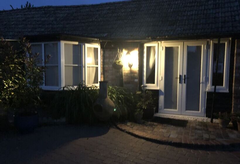 בית, חדר שינה 1, The Blue Cow