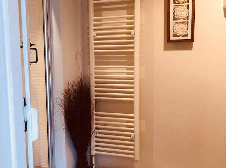 1间卧室的房子, The Blue Cow