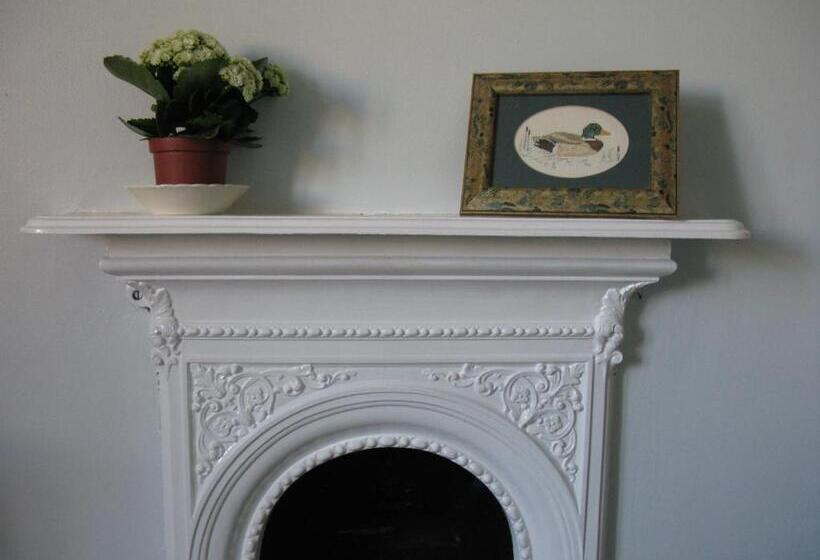 Номер Deluxe, The School House