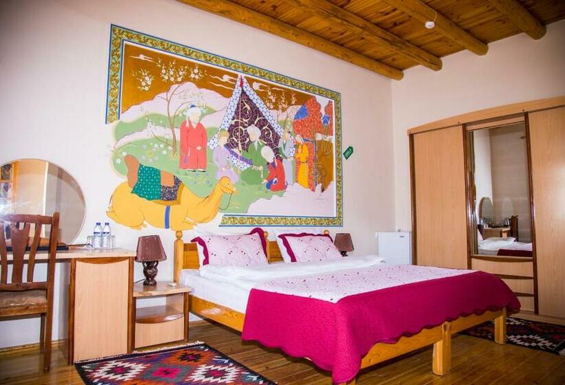 标准间, Hovli Poyon