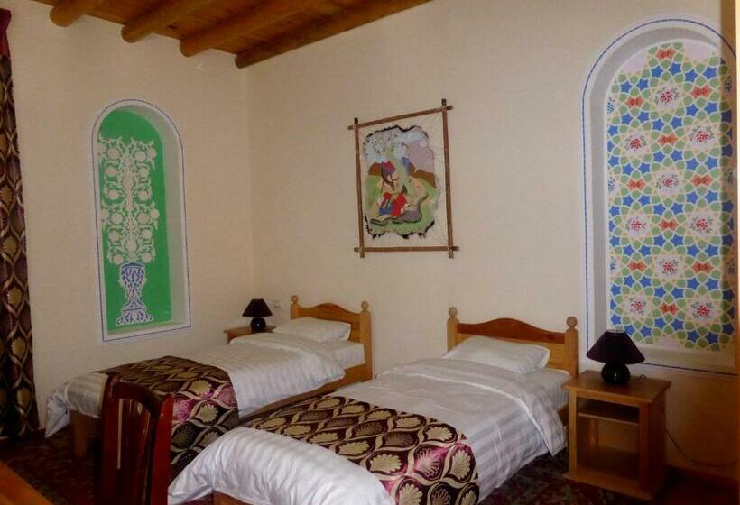 标准间, Hovli Poyon