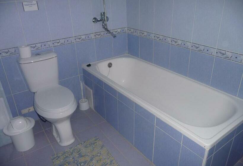 标准单人间, Hovli Poyon