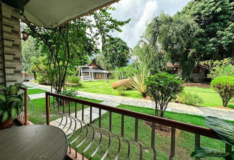 اتاق لوکس, Lake View Resort