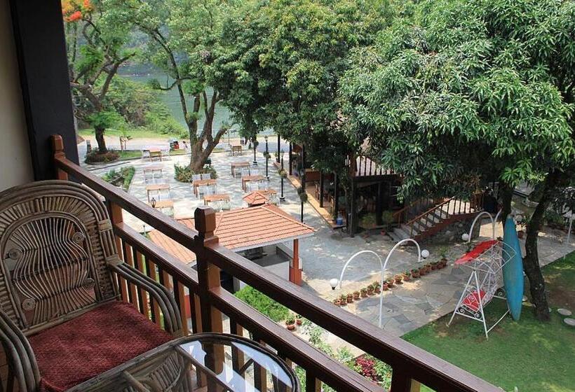 اتاق لوکس, Lake View Resort