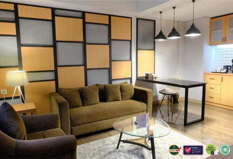 סוויטה עם נוף לעיר, Khas Malioboro