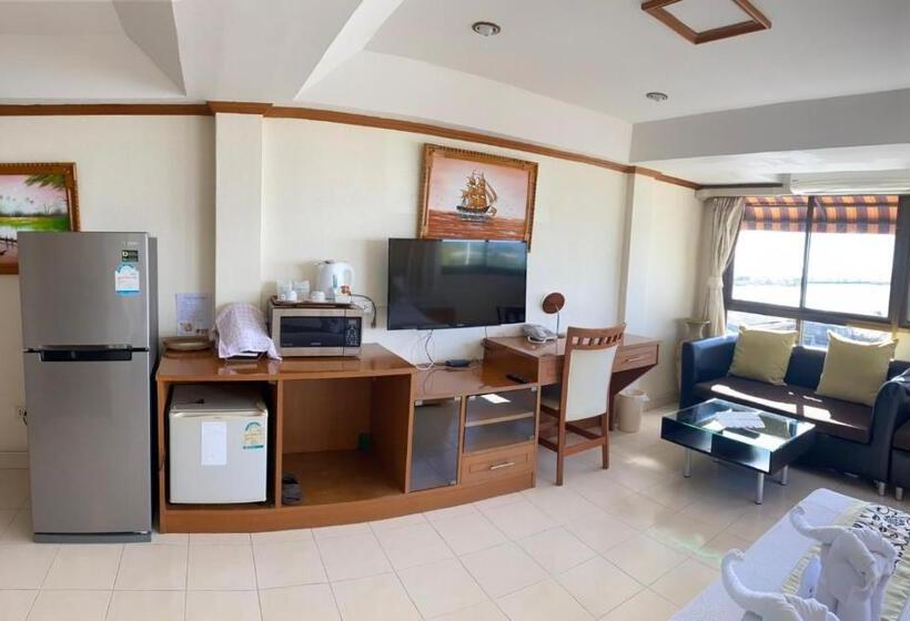 חדר דלוקס נוף לים, Seaview Sriracha