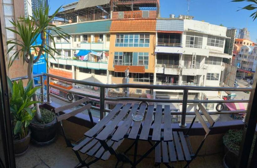 חדר דלוקס, Seaview Sriracha