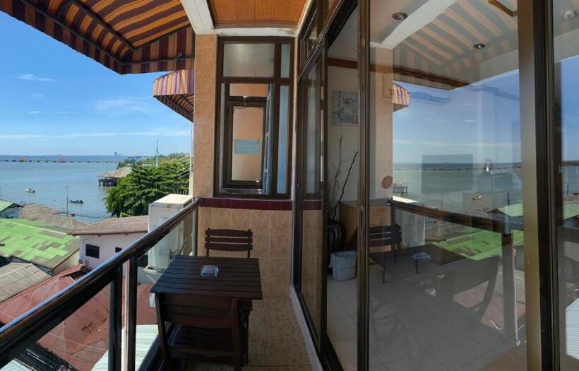 חדר סופריור נוף לים, Seaview Sriracha