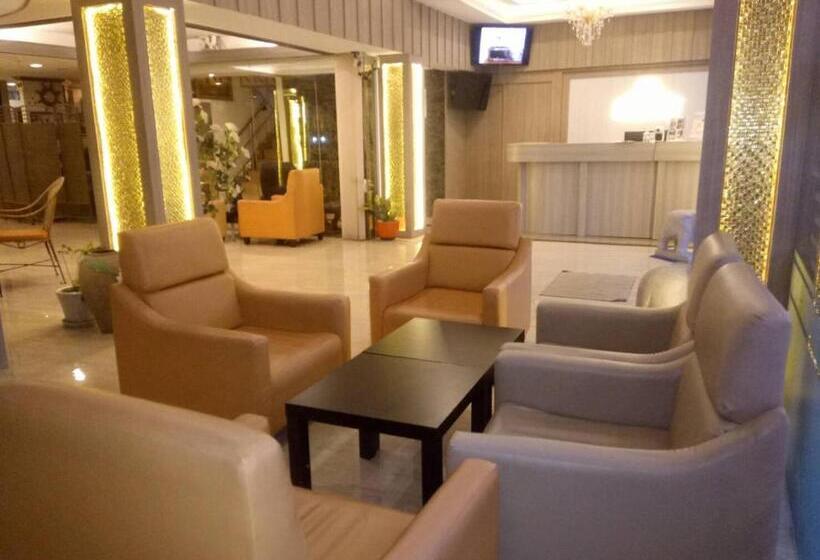 חדר דלוקס, Seaview Sriracha