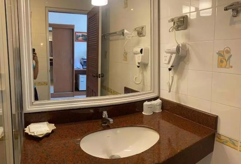 اتاق سوپریور با چشم‌انداز دریا, Seaview Sriracha