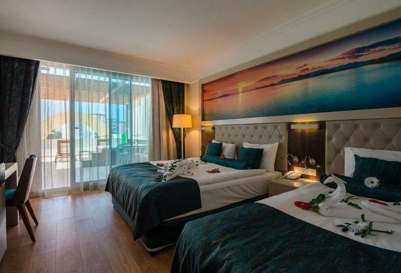 스탠다드 발코니 룸 바다 전망, The Lumos Deluxe Resort Hotel & Spa