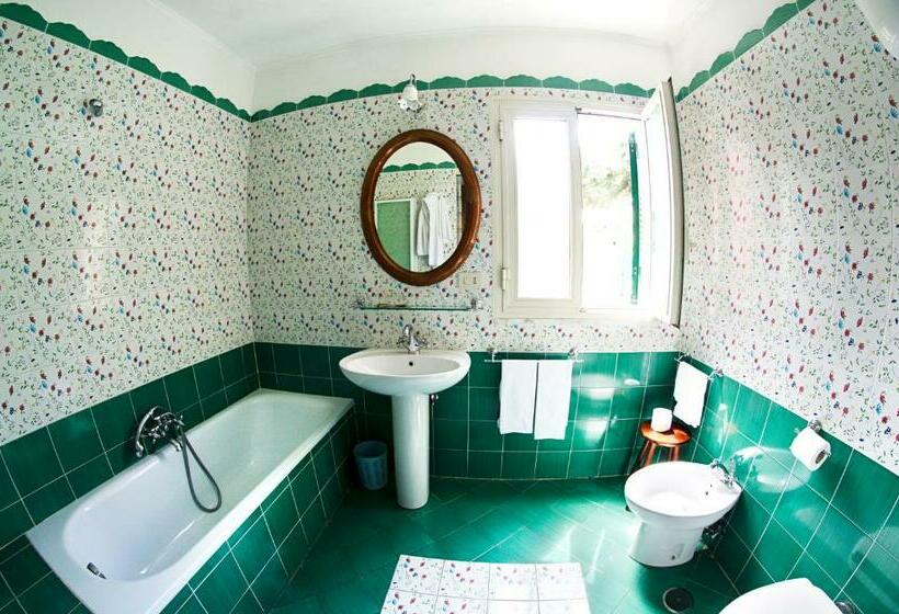 اتاق استاندارد چهار تخته, Villa Maria