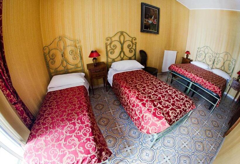 اتاق استاندارد چهار تخته, Villa Maria