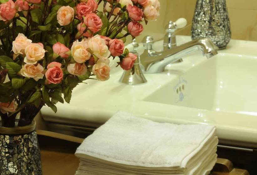 اتاق استاندارد چهار تخته, Villa Maria