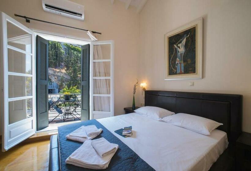 חדר סופריור עם מרפסת, Nikolaos Pension