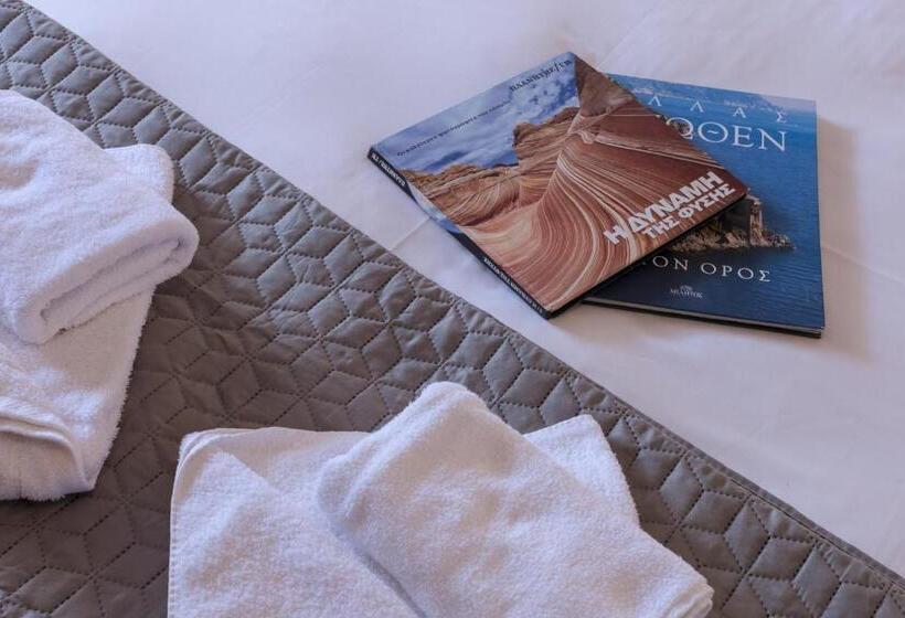 סוויטה, Nikolaos Pension