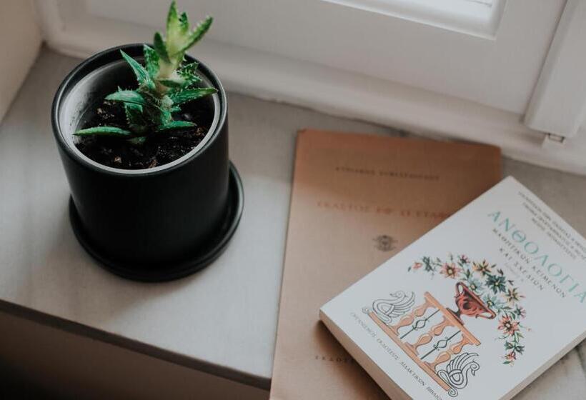 סוויטה, Nikolaos Pension