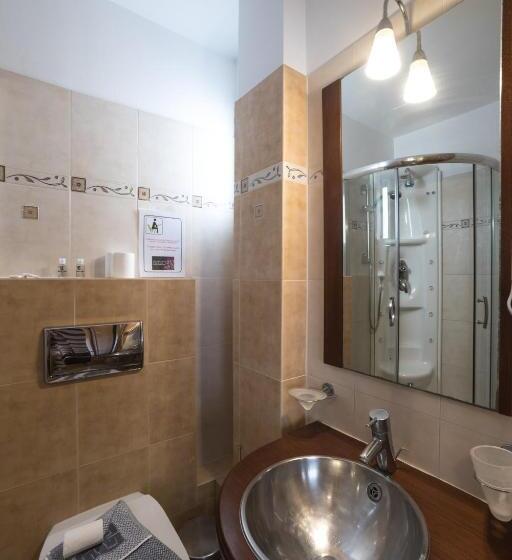 סוויטה עם מרפסת, Nikolaos Pension