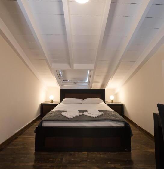 סוויטה עם מרפסת, Nikolaos Pension