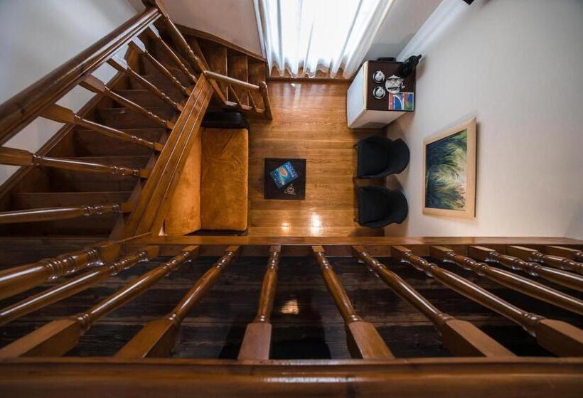 סוויטה עם מרפסת, Nikolaos Pension