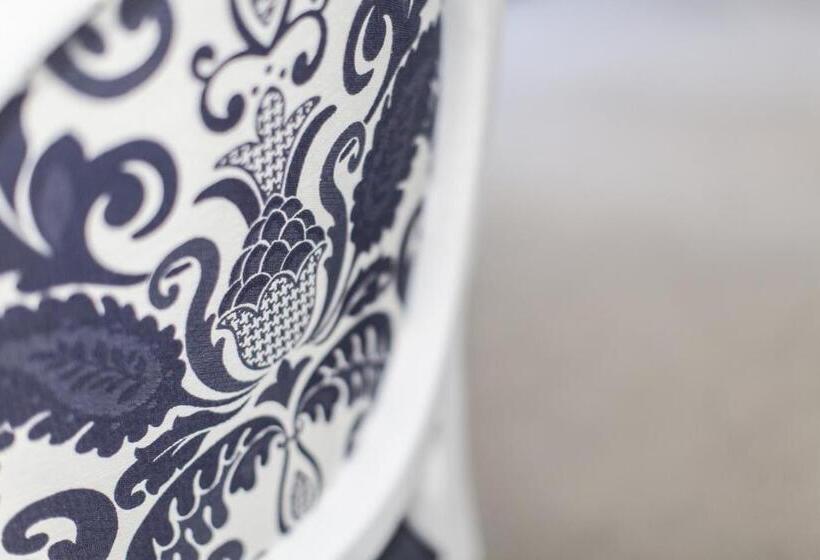 جناح, Karma St. Martin S