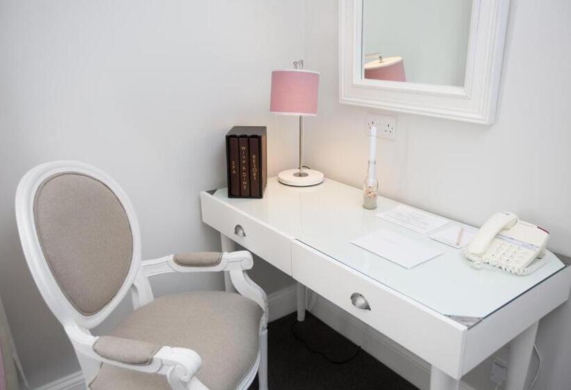 جناح, Karma St. Martin S