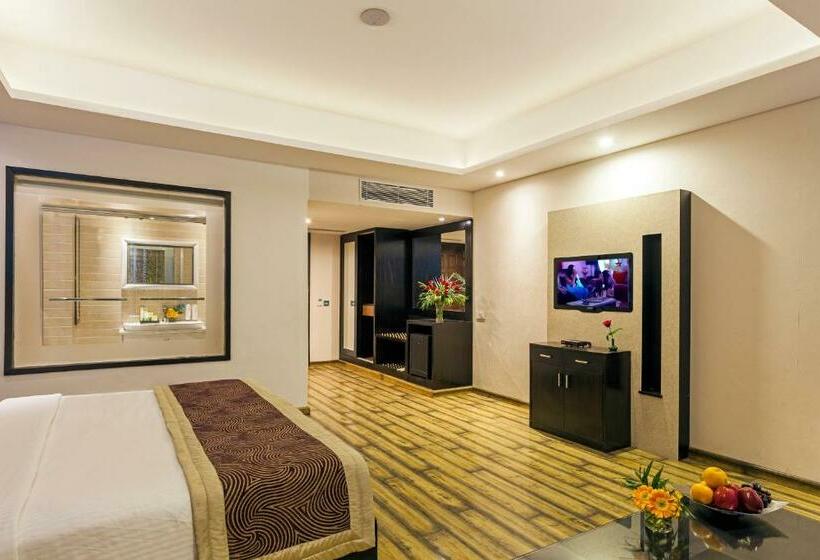 高级客房, Sterling Kufri